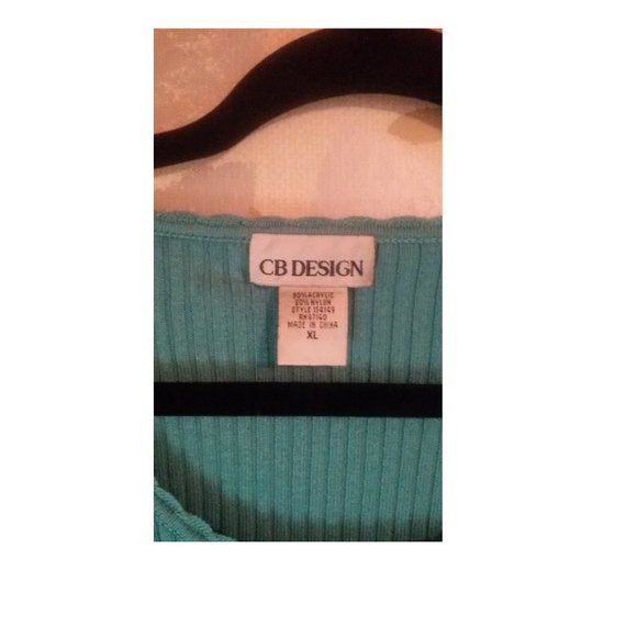 CB Design Sz M/L Turquoise (2/$20❤️) - Picture 2 of 5